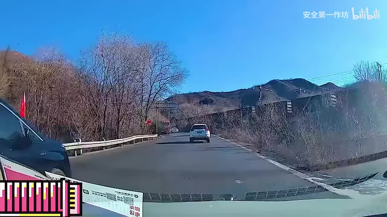 路怒症还敢别车挑衅？美式截停现场撞翻你！结局令人舒适！#路怒症 #车祸现场 #行车记录仪