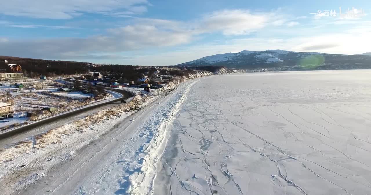 航拍冻结的海面