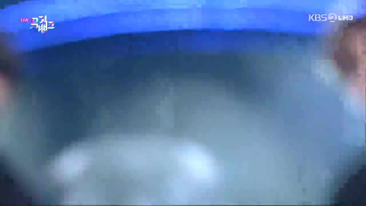 EVERGLOW - LA DI DA (201009 KBS Music Bank)