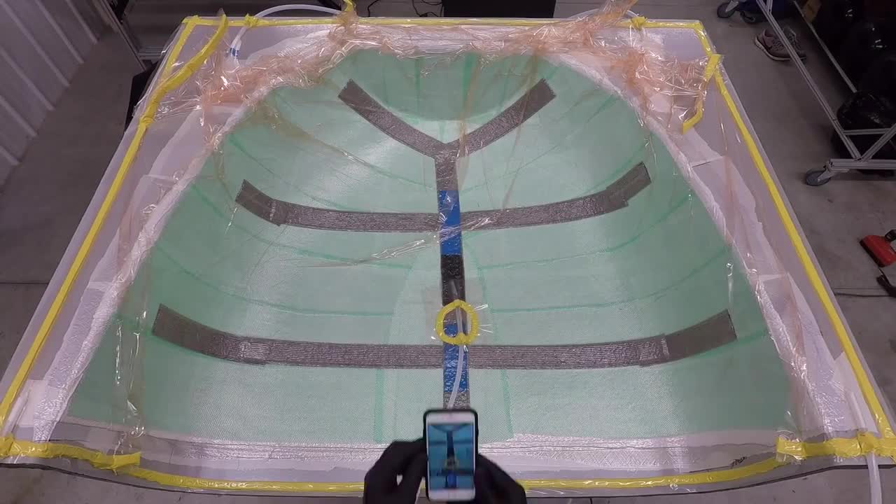 用于 飞机下整流罩的 TIMELAPSE 树脂灌注