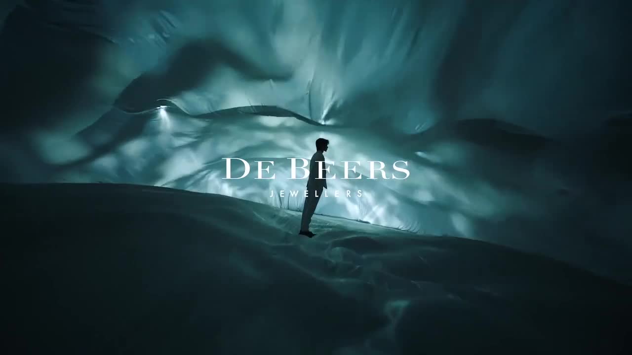 戴比尔斯广告《爱 浮想莲翩》