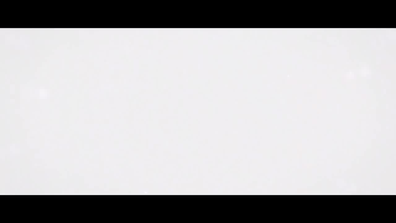 当我们回忆二十年前911的惊慌失措和悲情告别时，依然会伤感不已mp4