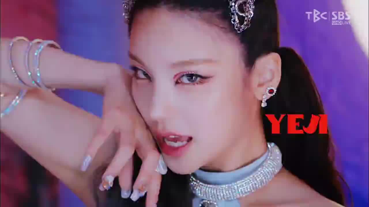 210926 SBS UHD Inkigayo ITZY - LOCO