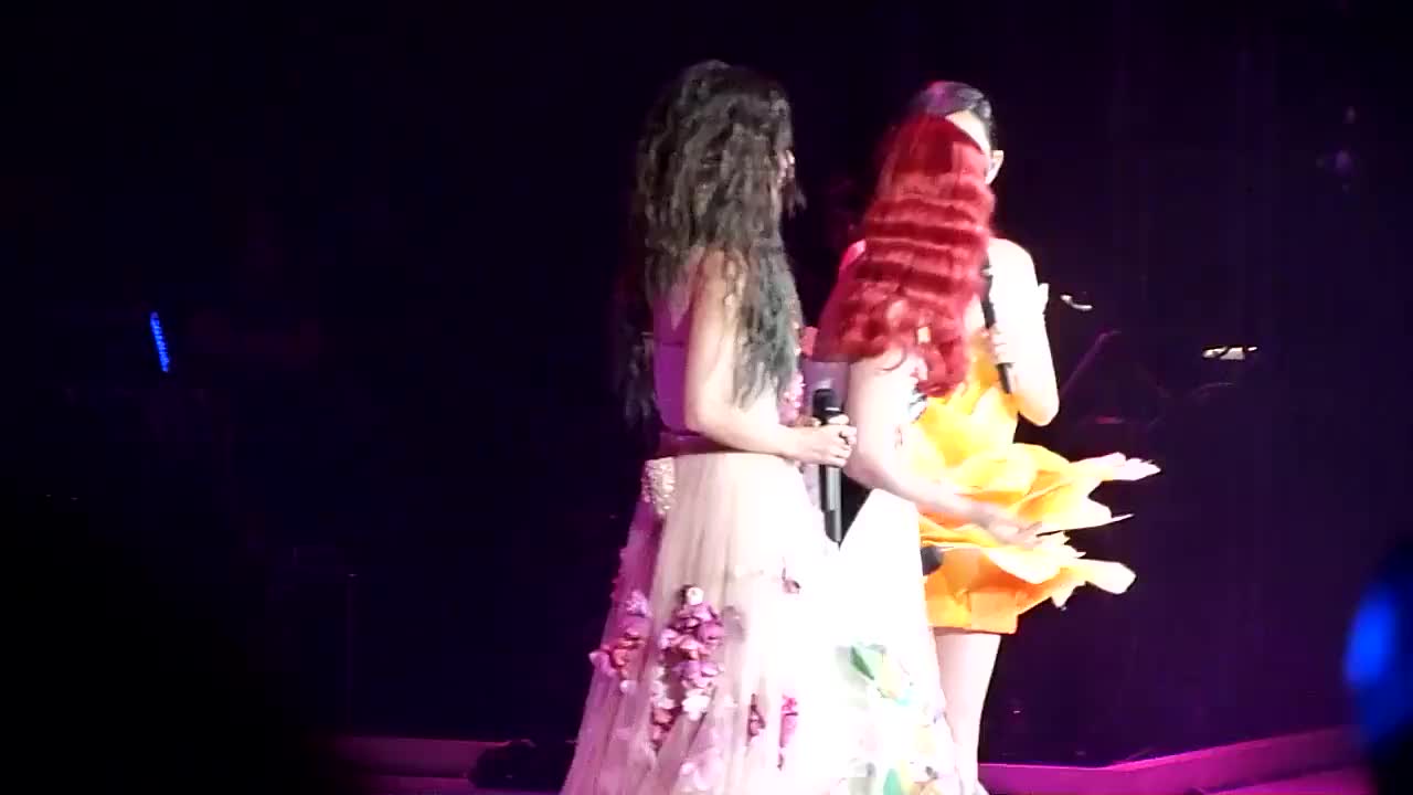 131014 - 今天没有词穷但有包子萱2