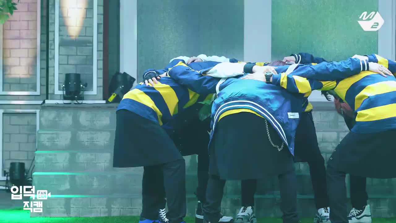 'Tamed-Dashed'横屏直拍梁祯元