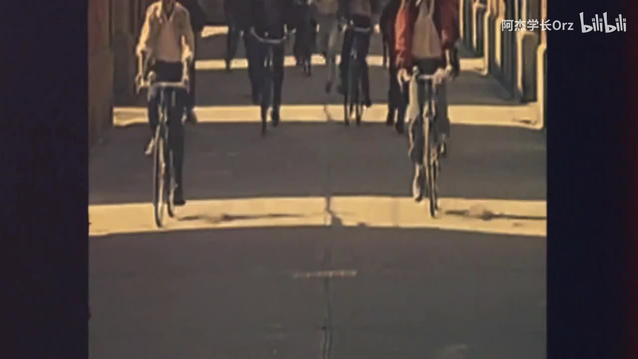 28秒90年代街头画面