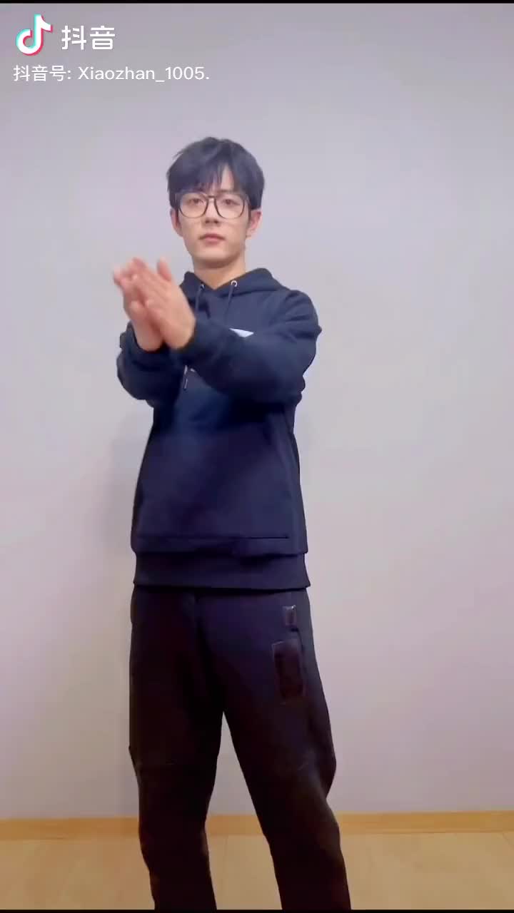 肖战 dy肖战没接住手电筒211117