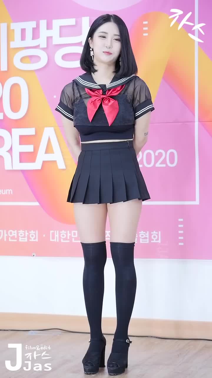 191120 GirlCrush BOMI