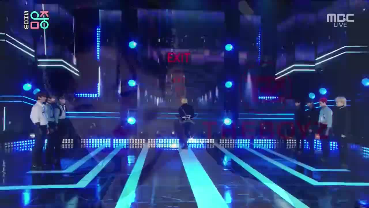 Stray Kids - Back Door (201010 MBC Show Music Core)