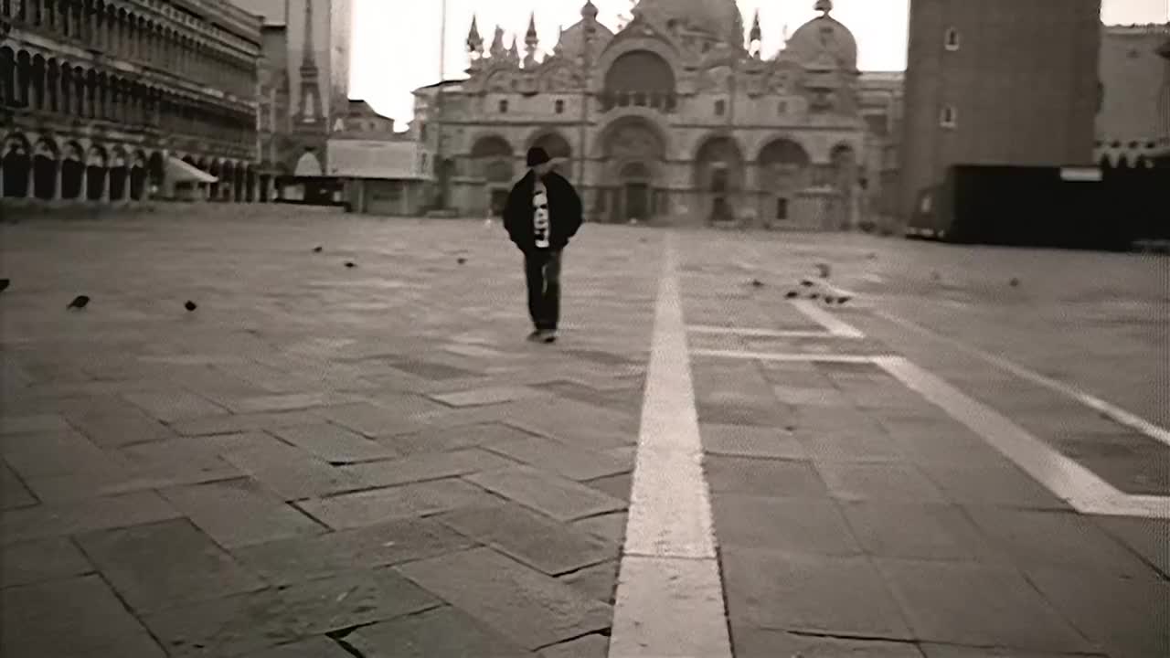 【十一月的萧邦】黑色毛衣