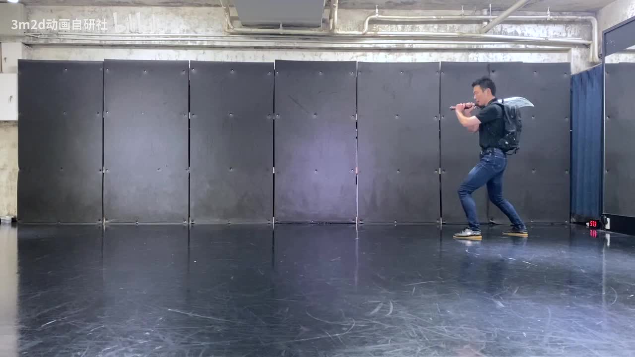 【重武器（HEAVY）】挥舞接推开接攻击