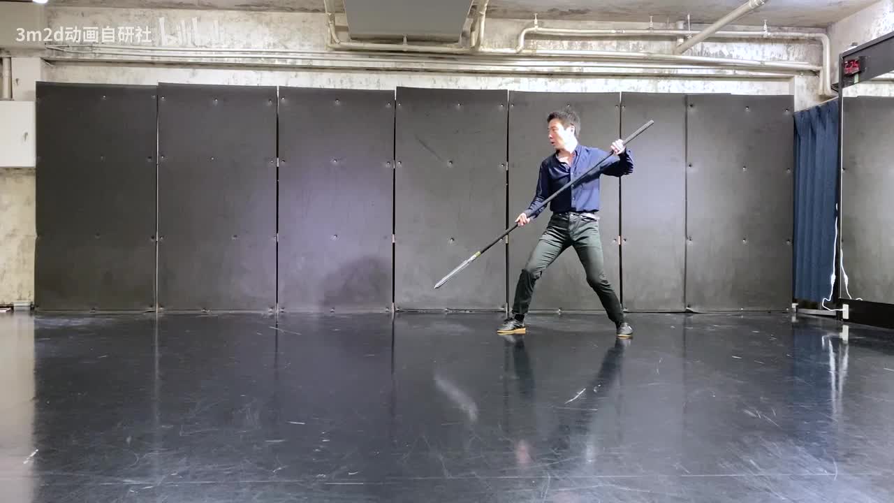 【长武器(LongWeapon)】直刺x4→脚踢