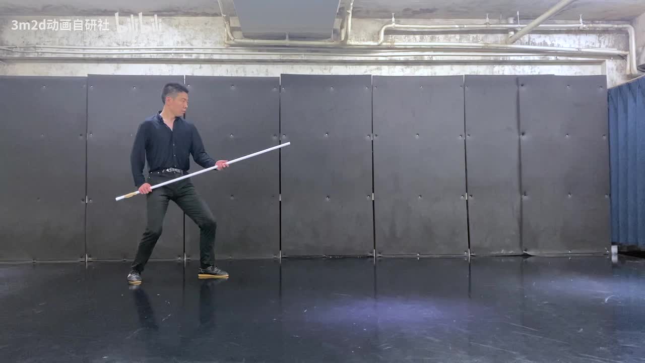 【长武器(LongWeapon)】直刺→脚踹开