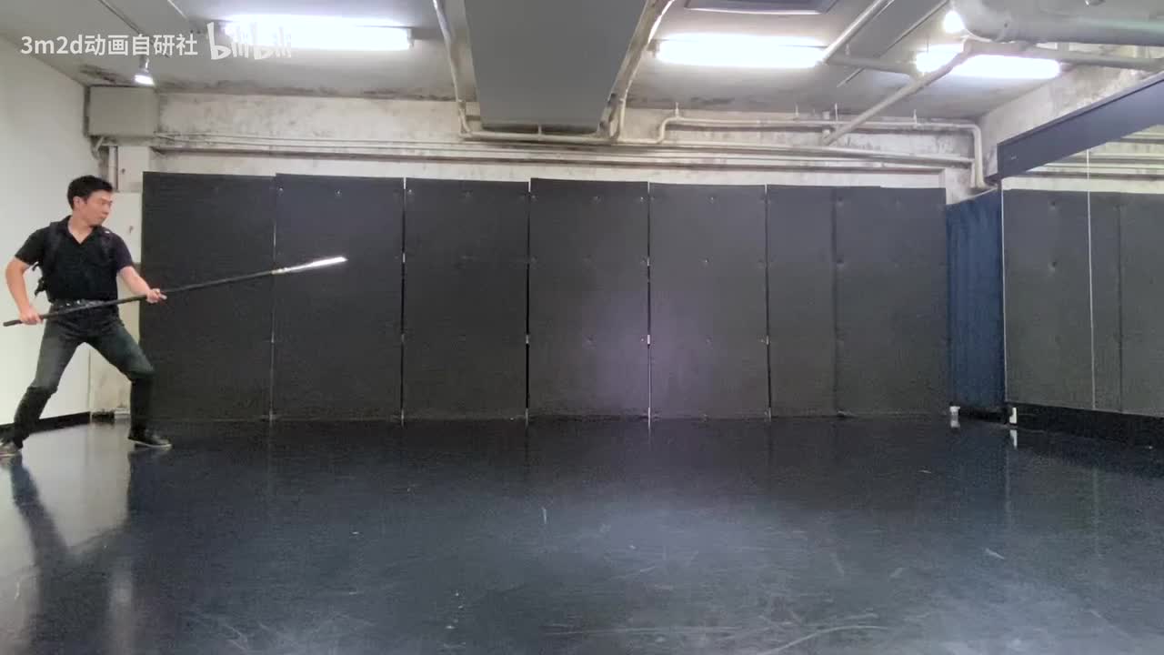 【长武器(LongWeapon)】直刺→横劈→直刺x2→头上舞枪→摆姿势