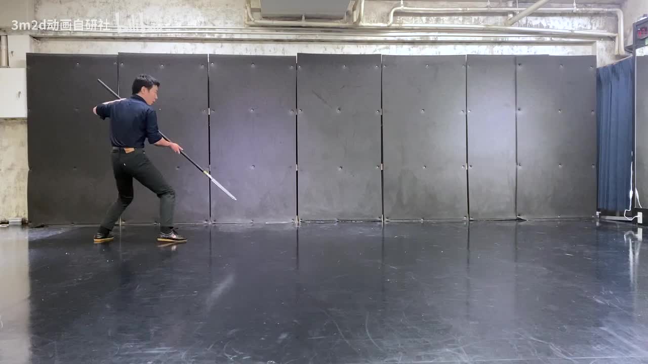 【长武器(LongWeapon)】直刺→脚踢→360°旋转→直刺