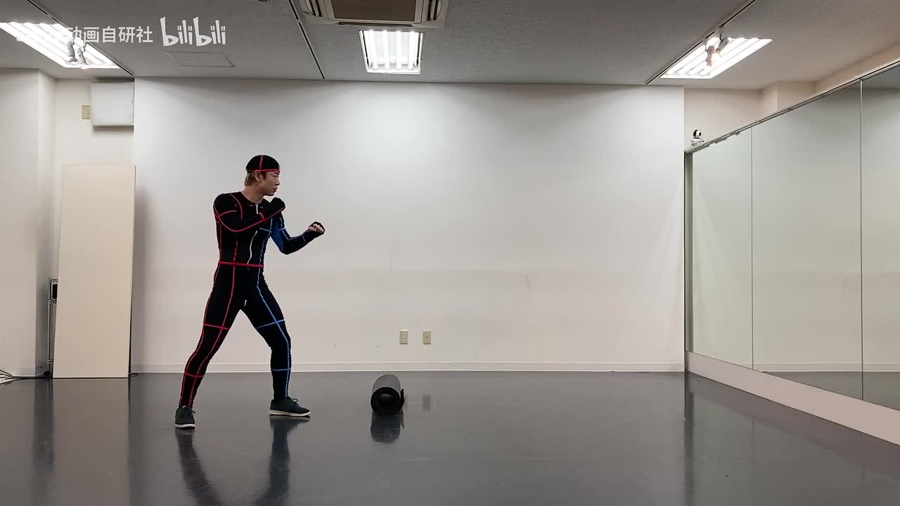 【拳】蓄力→砸地