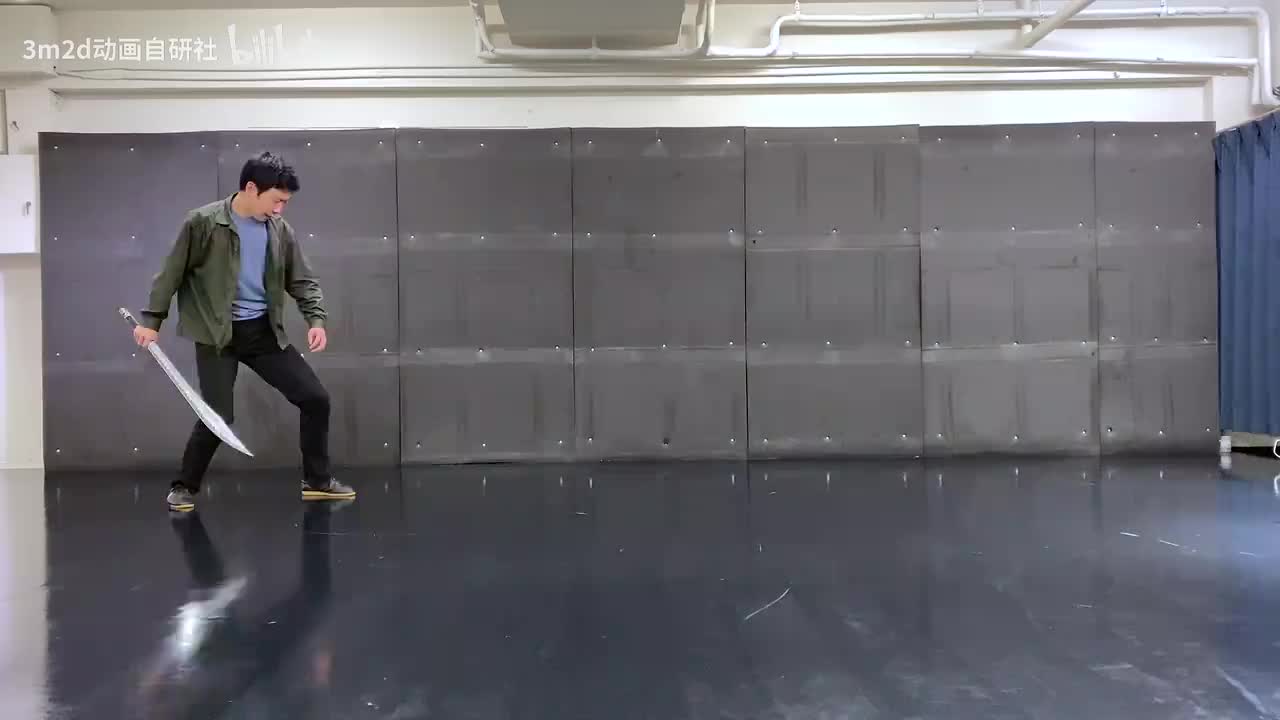 【短武器】下劈→正手砍x3→控制→横扫