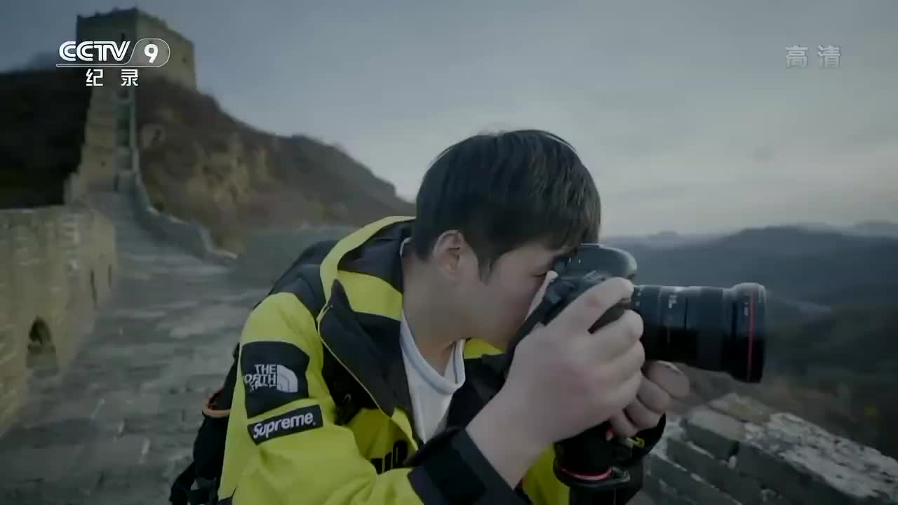 2. 长城摄影师杨东，民族音乐人哈拉木吉，野生动物保护者初雯雯