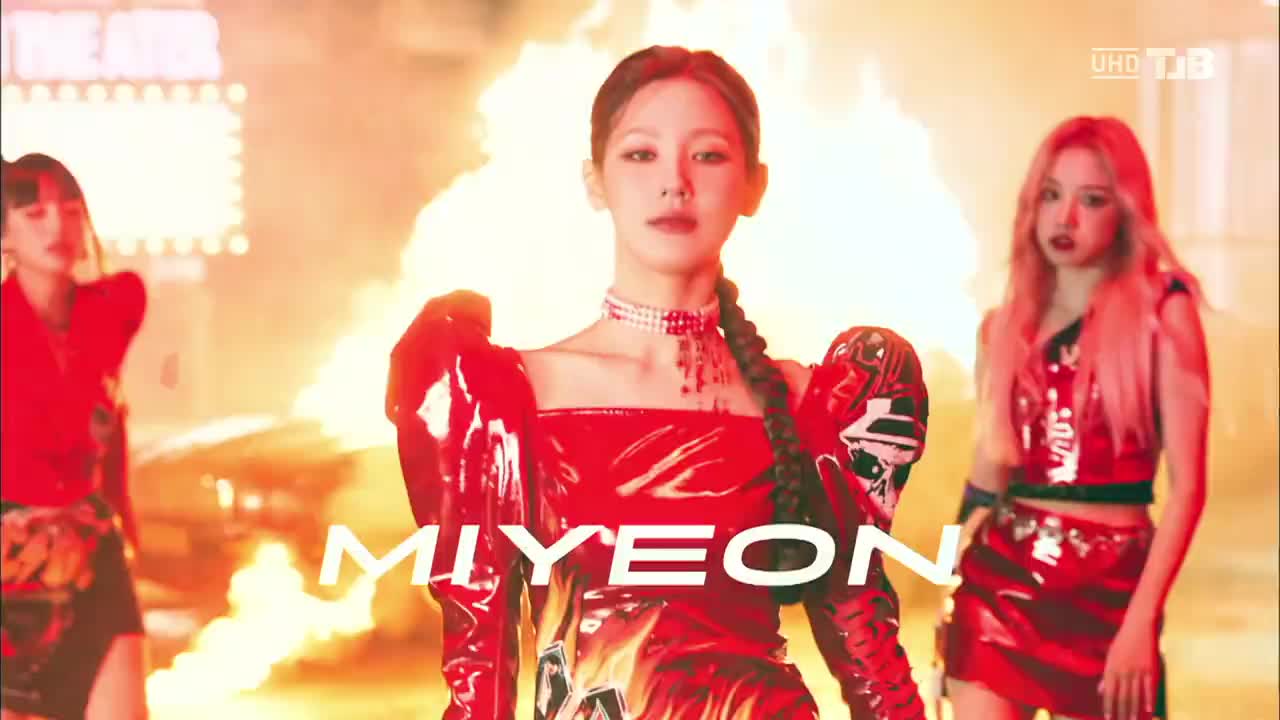 4K人歌舞台 'TOMBOY'