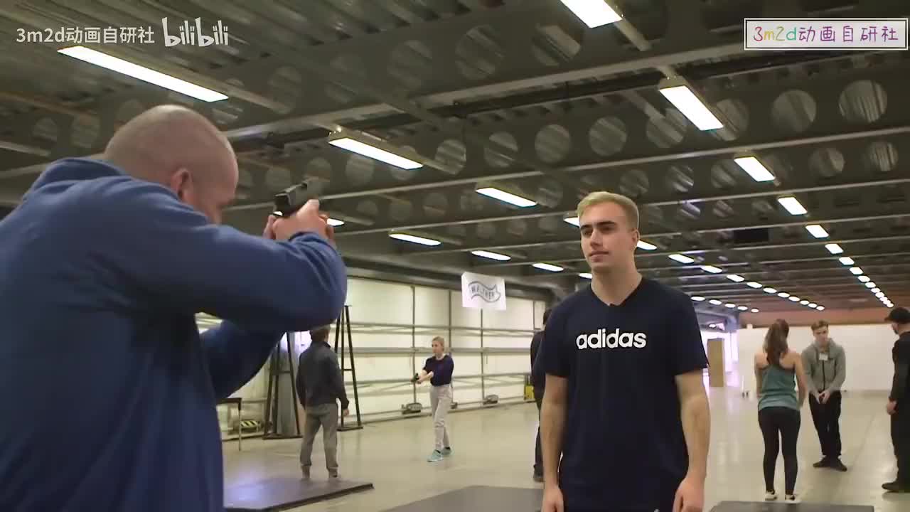 【被攻击】被枪击中后倒地