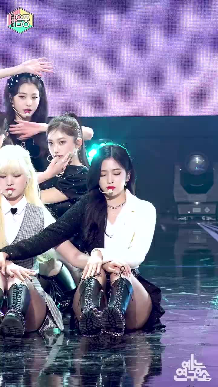 黑白肩 黑裙Show!MusicCore 211218