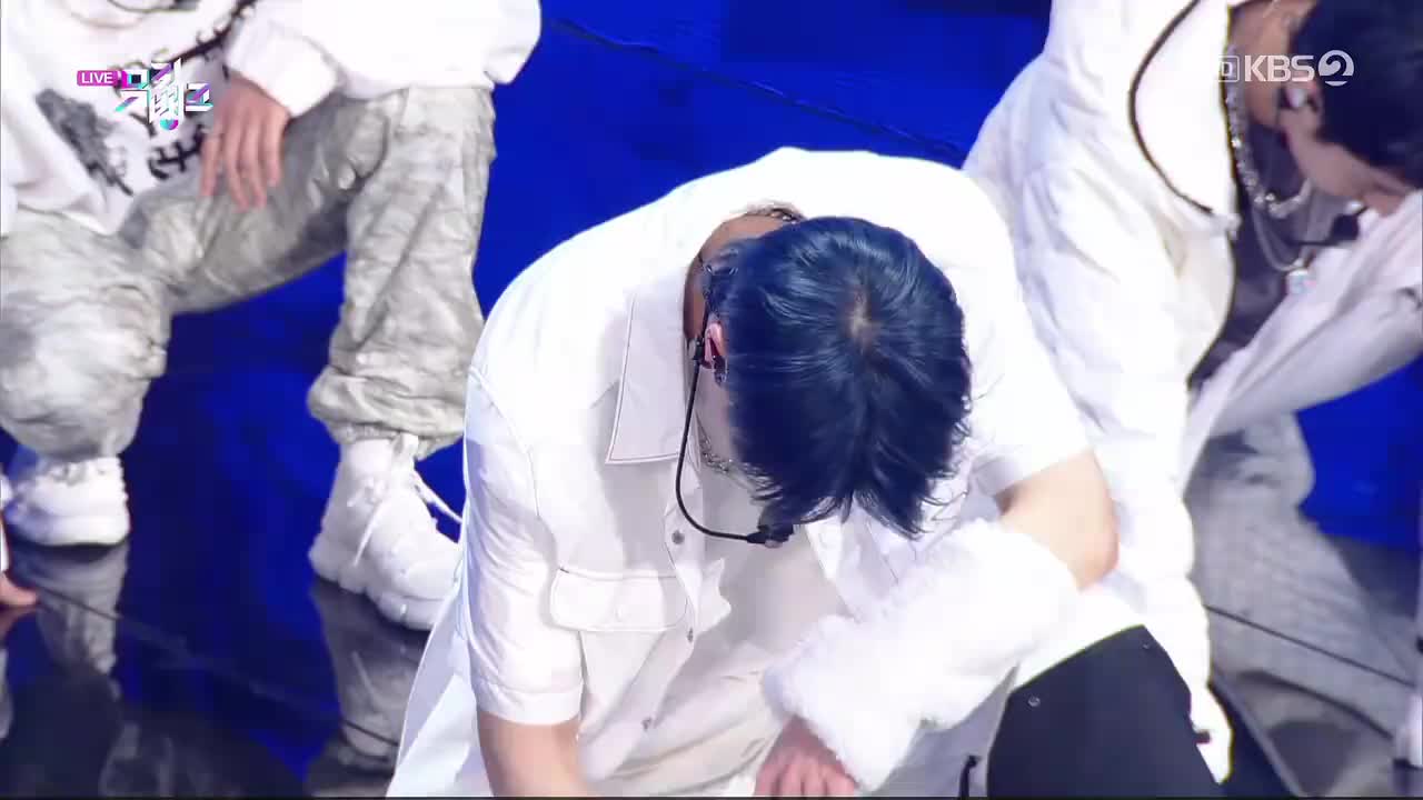 220415 KBS UHD Music Bank NCT DREAM - Glitch Mode