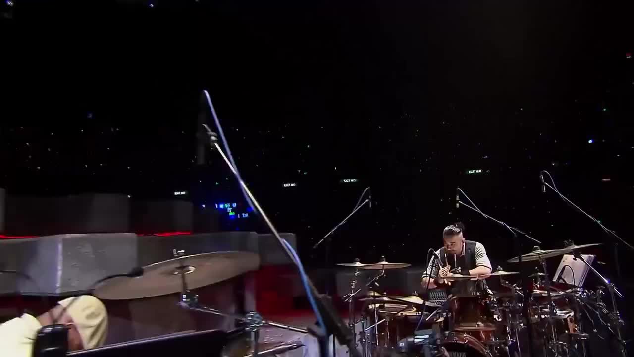 18 Medley：热辣辣_反斗星_头发乱了_好戏在后头_芳华绝代