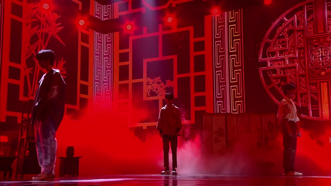 《台风蜕变之战》第5期小组舞台公演纯享版：马嘉祺 贺峻霖 严浩翔《天地》