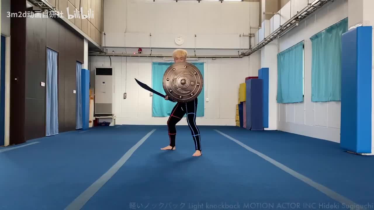 【被攻击】持盾被~轻微~攻击击退