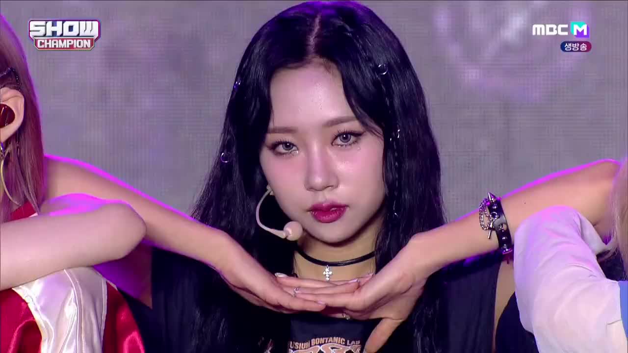 220810 MBC Show Champion PURPLE KISS - Nerdy