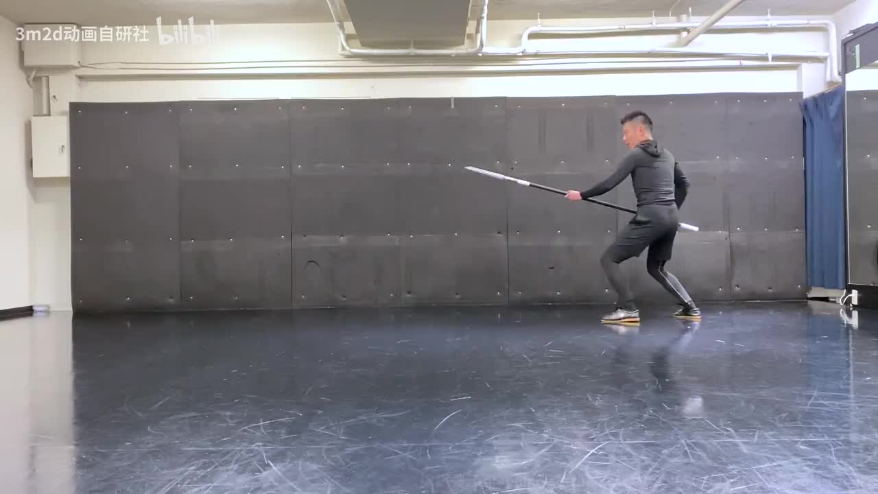 【长武器】[长枪] 踢刺