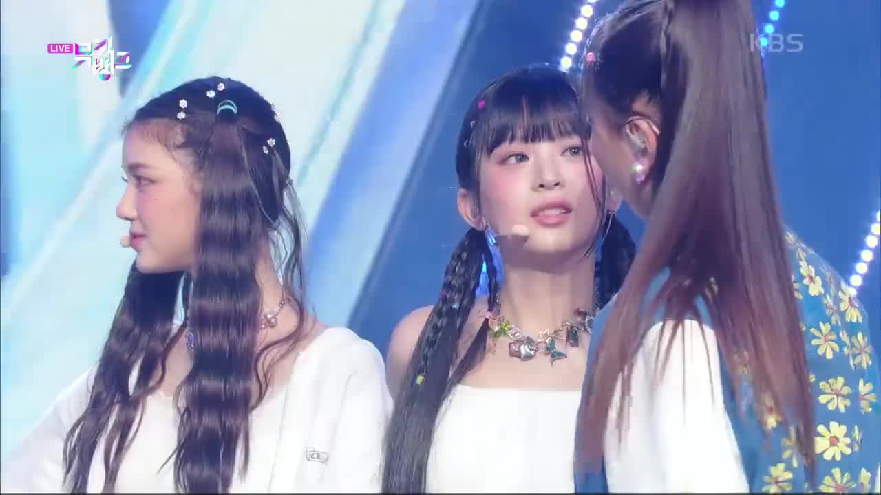 【220819】音乐银行Hype Boy舞台