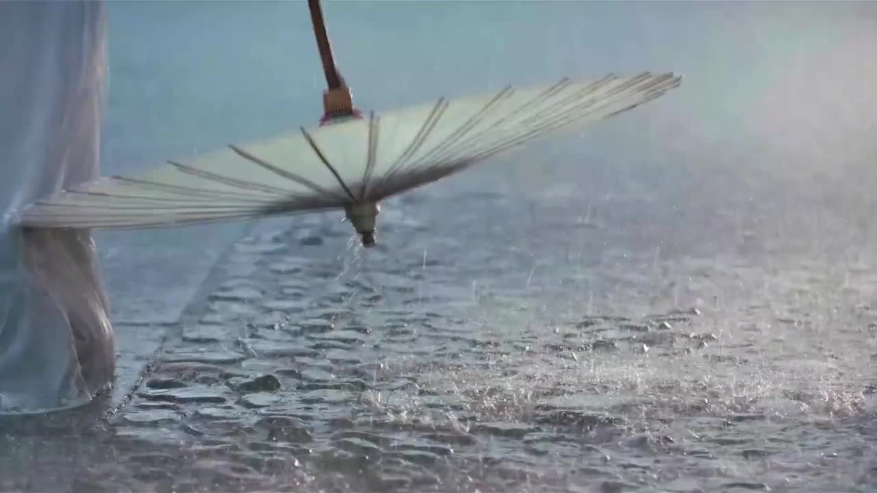 18、伞、信、剑、玉佩、杯子落地