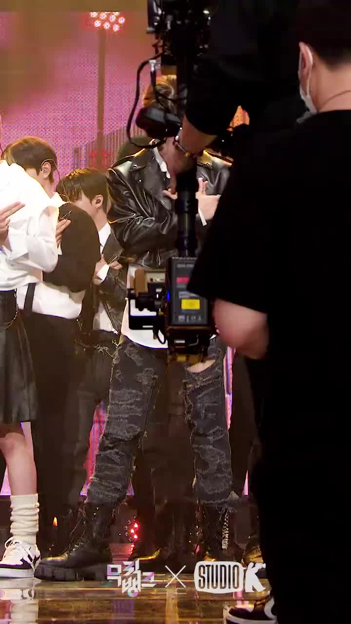 【竖版】221014 CASE 143 [MusicBank] 1080