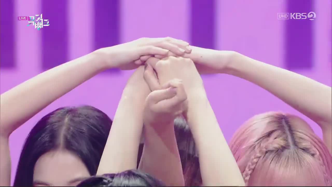 221021 KBS UHD Music Bank NMIXX - DICE