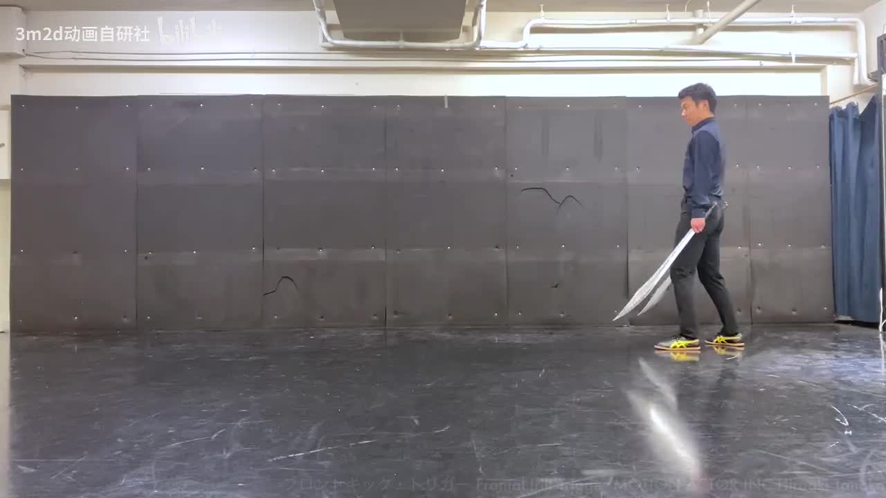 【双武器】前踢→回身挥击