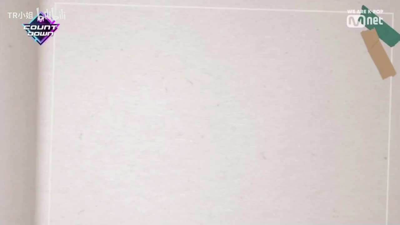 《Snap Shoot》这场打歌舞台我个人认为服化道是最好看的。