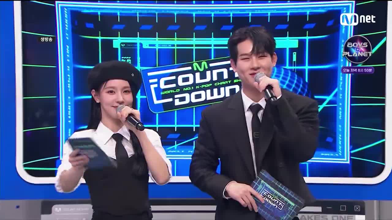 230223 Mnet M!Countdown STAYC - Teddy Bear