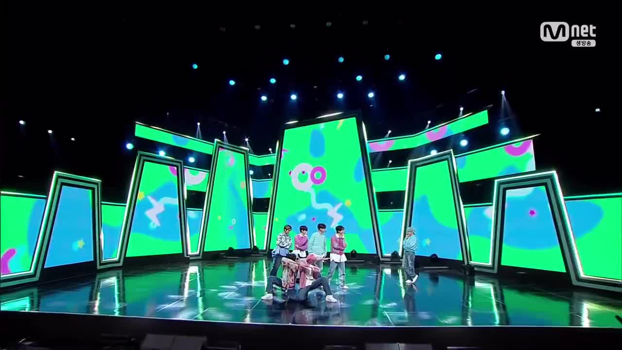 230323 Mnet M!Countdown CRAVITY - Groovy