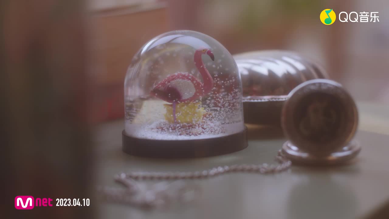 Chase Love Hard (Feat. 黄旼炫) (Short Film)