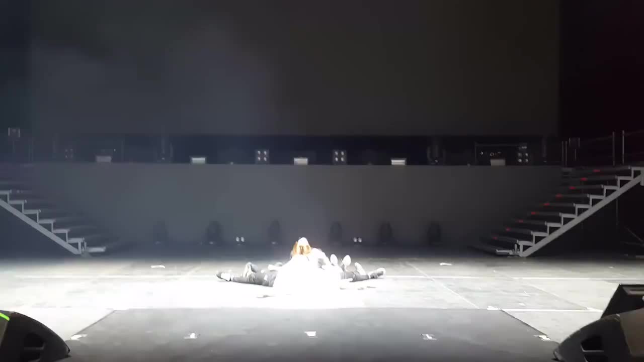 35SEVENTEEN(SVT)-13月的舞 练习室