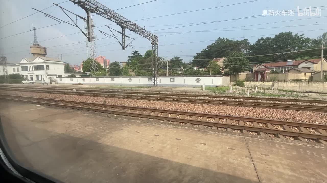 1227次 利国（待避）—徐州段 8：49—9：20