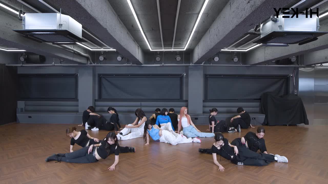 H1-KEY-SEOUL练习室镜面