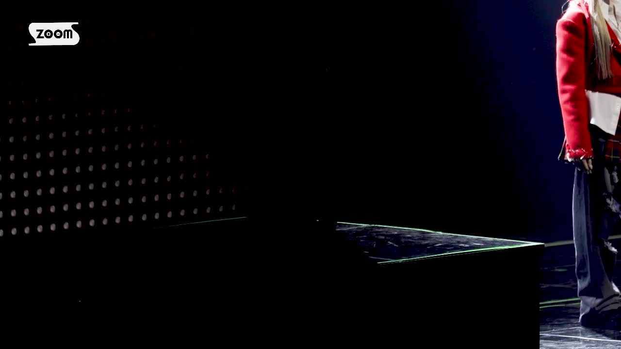 231225 Funky Glitter Christmas+LOVE ME LIKE THIS 歌谣大战 横版