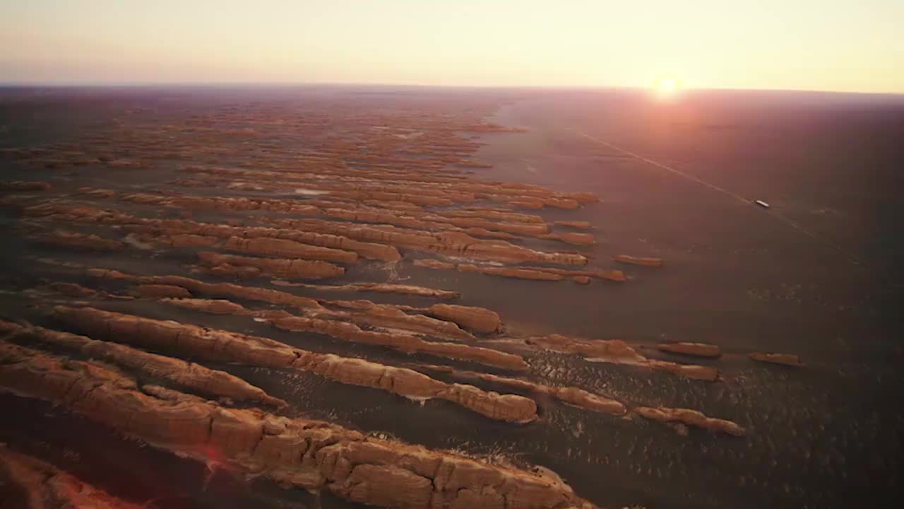 33、大风雕刻的魔鬼城