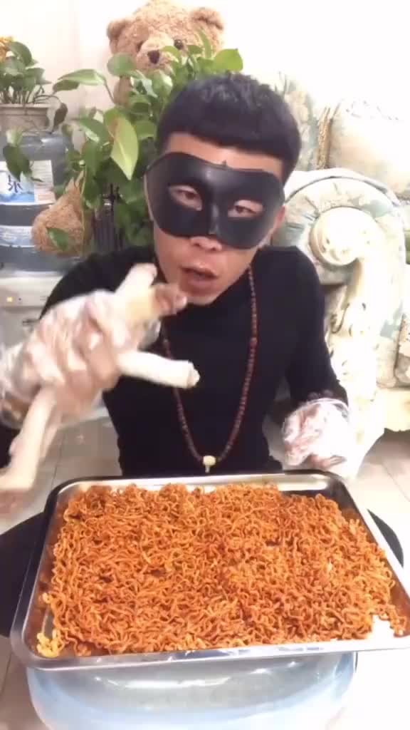 猪回头