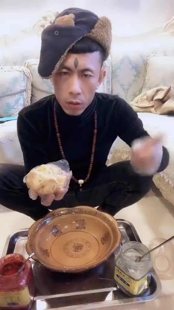 馒头臭豆腐六舅酱油