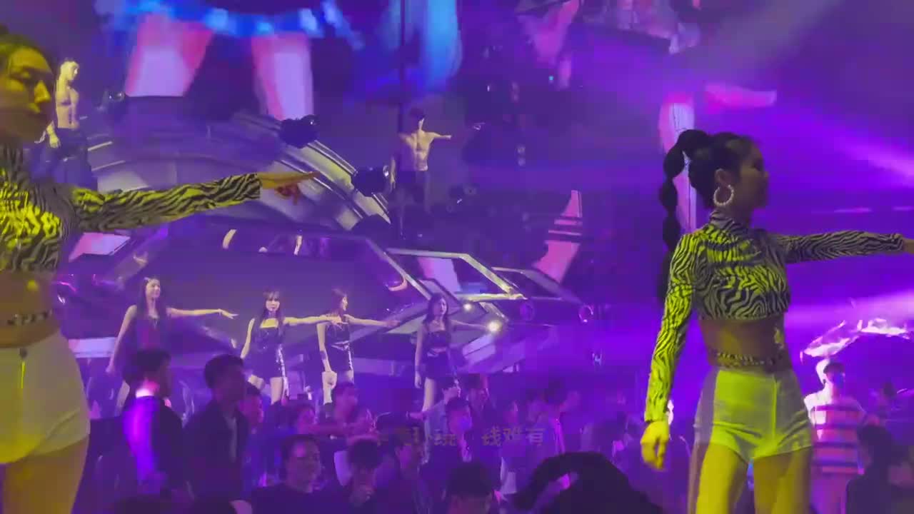 015. 唯美环绕 (3D环绕) - 钱难有