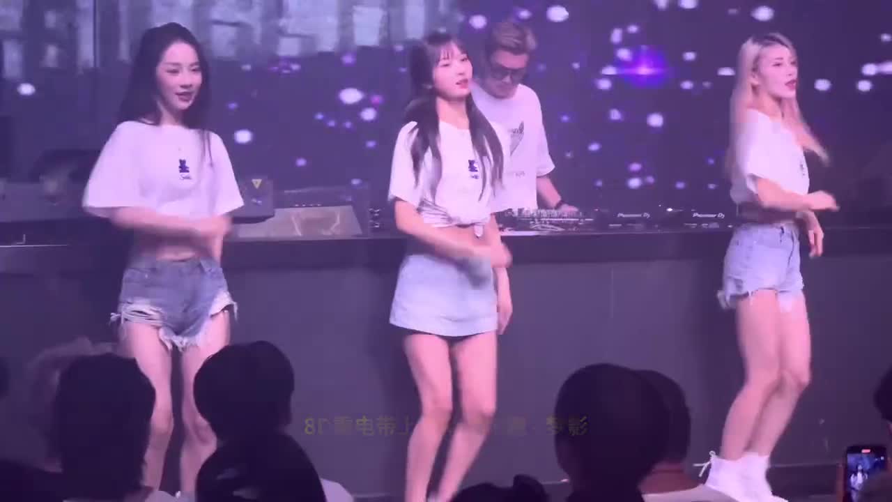 080. 8D重电带上耳机看你跑 - 梦影