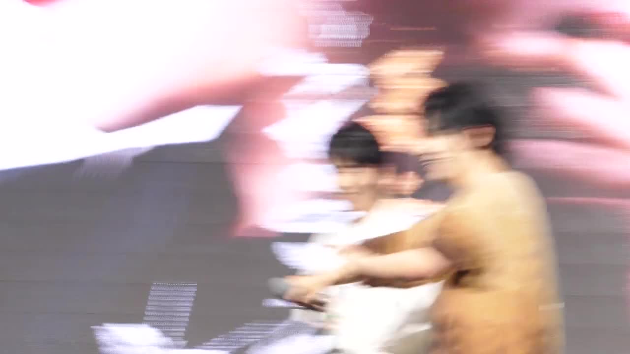 Talk：被起哄再跳一段舞手足无措的毛二老师